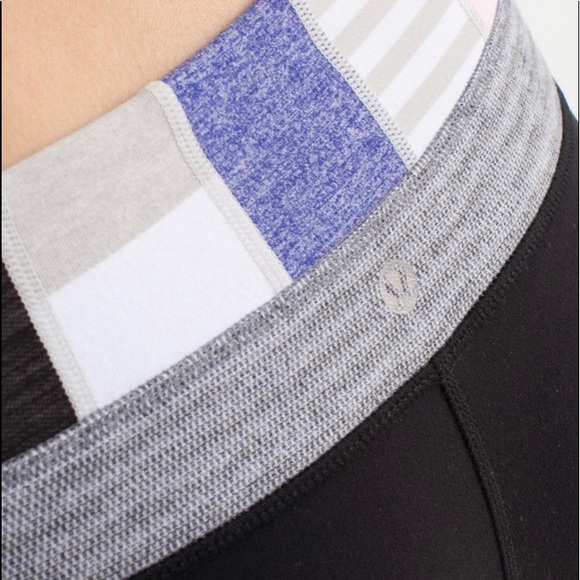 Lululemon Groove Crop - Picture 6 of 7